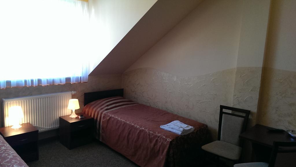 Hotel & Restauracja Okraglak Chęciny Εξωτερικό φωτογραφία