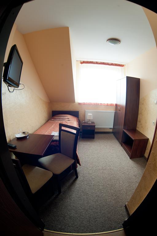 Hotel & Restauracja Okraglak Chęciny Δωμάτιο φωτογραφία
